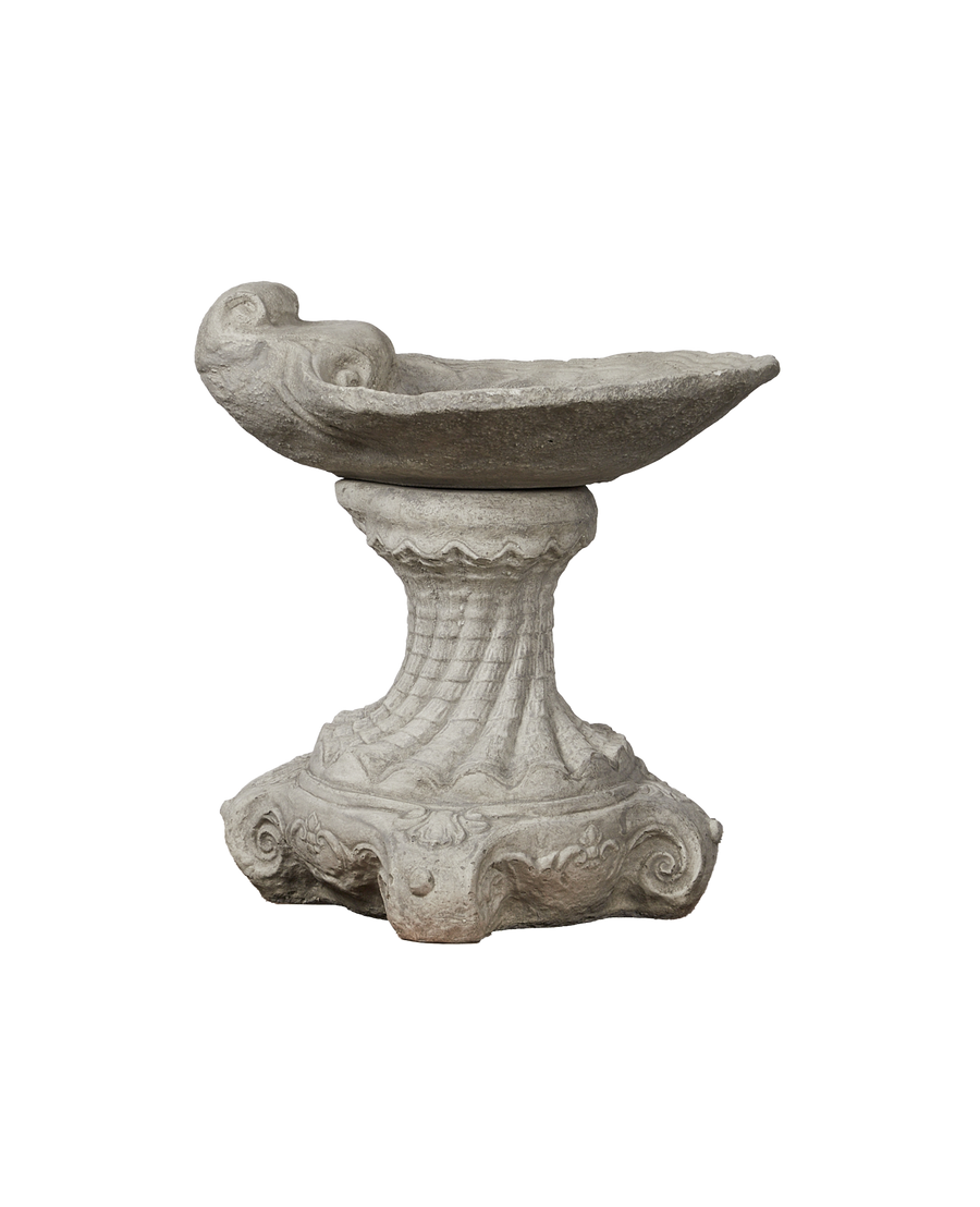 Reproduction Cast Shell Bird Bath from Domestic made of Cement