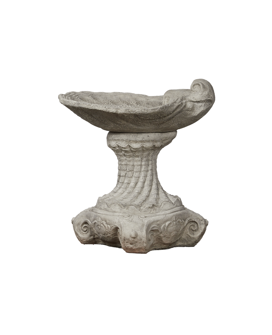 Reproduction Cast Shell Bird Bath from Domestic made of Cement
