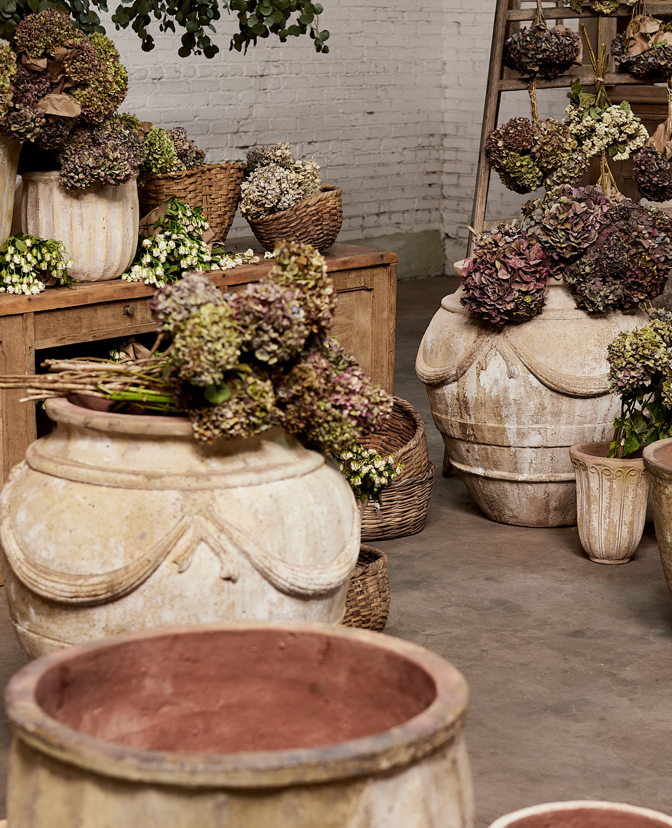Reproduction Garland Planter from Vietnam made of Ceramic