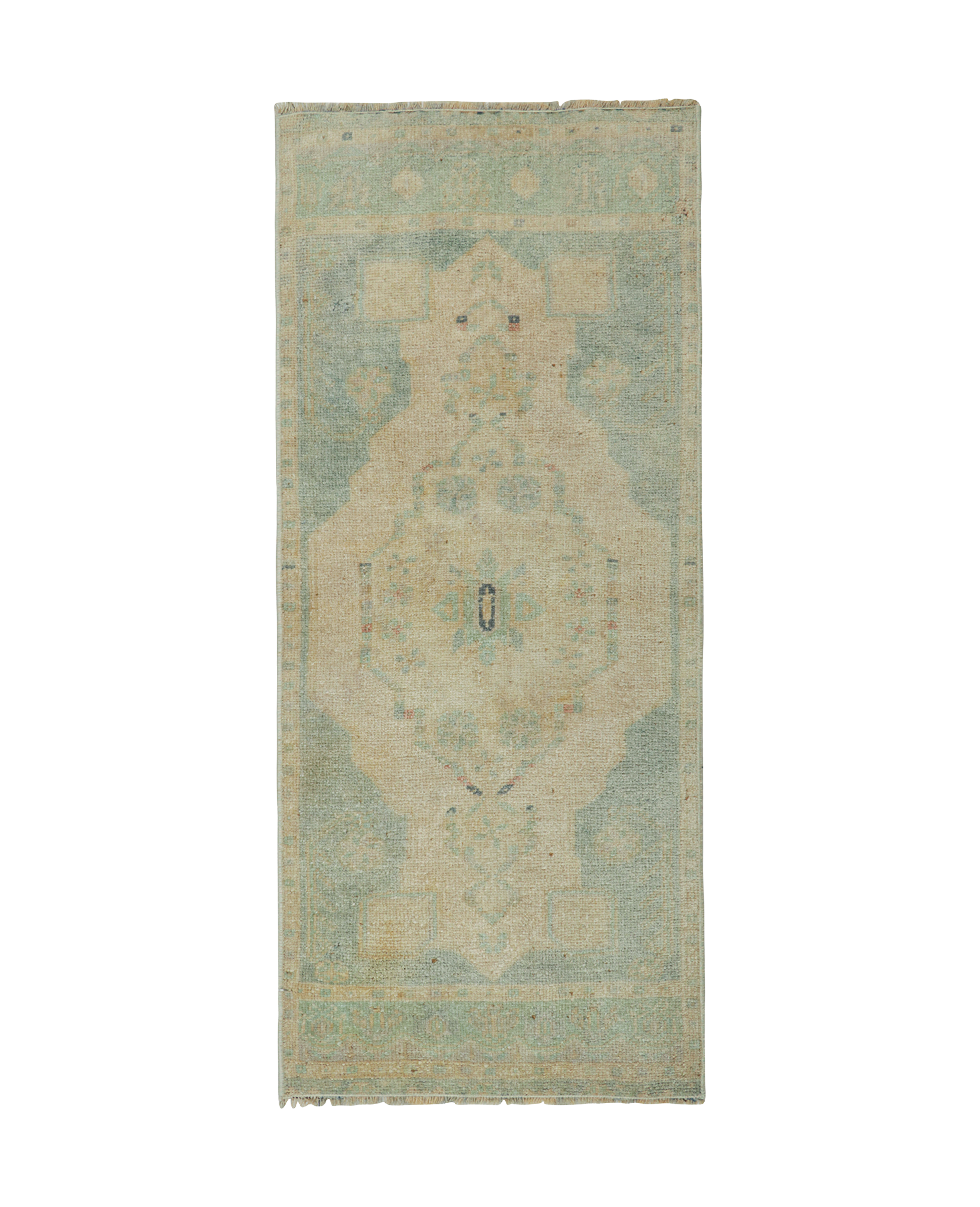 Vintage Country Rug - Green and Cream Floral Medallion from Turkey made of Wool