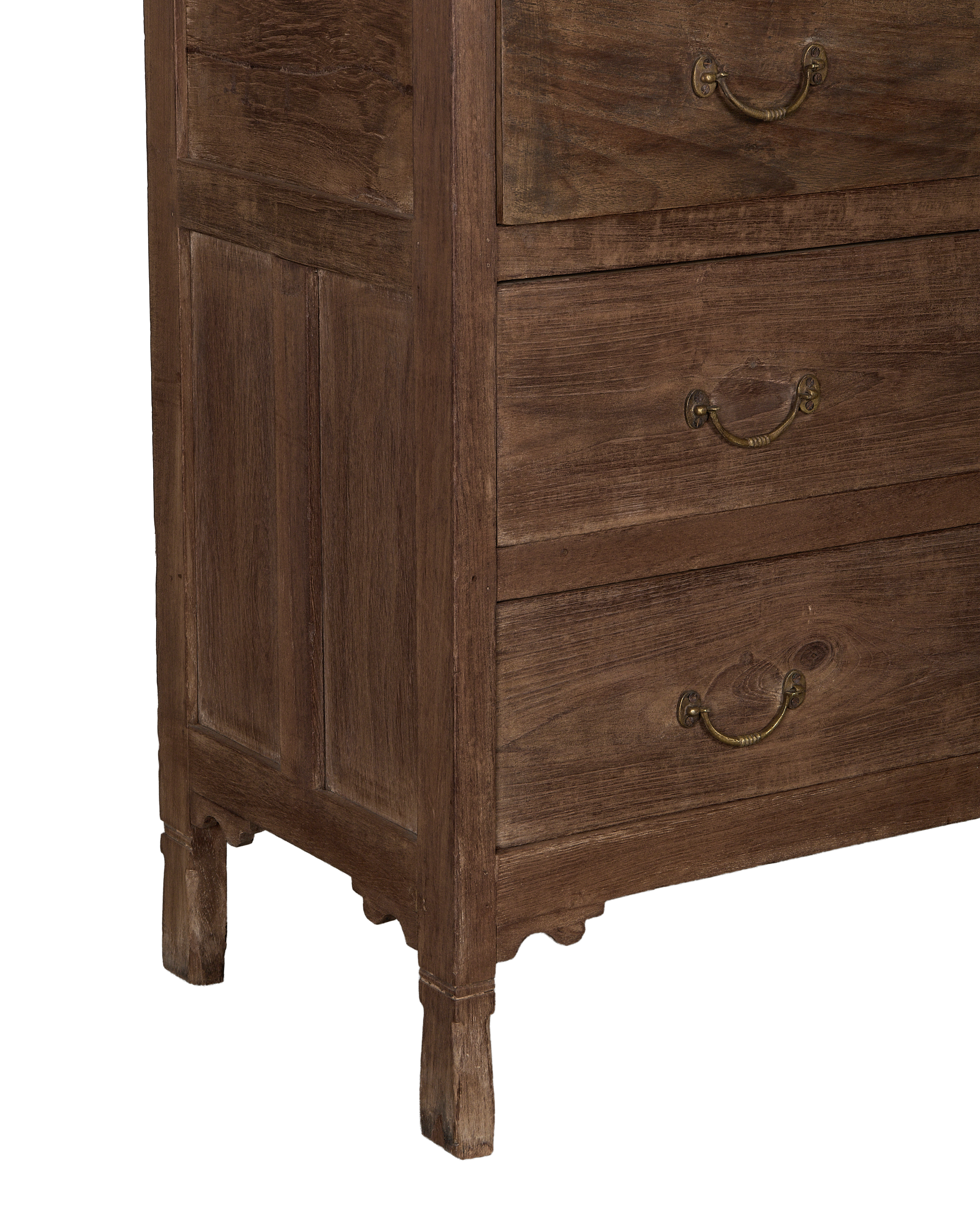 Vintage Indian oak dresser, detailed view of natural wood grain and antique brass drawer pulls.