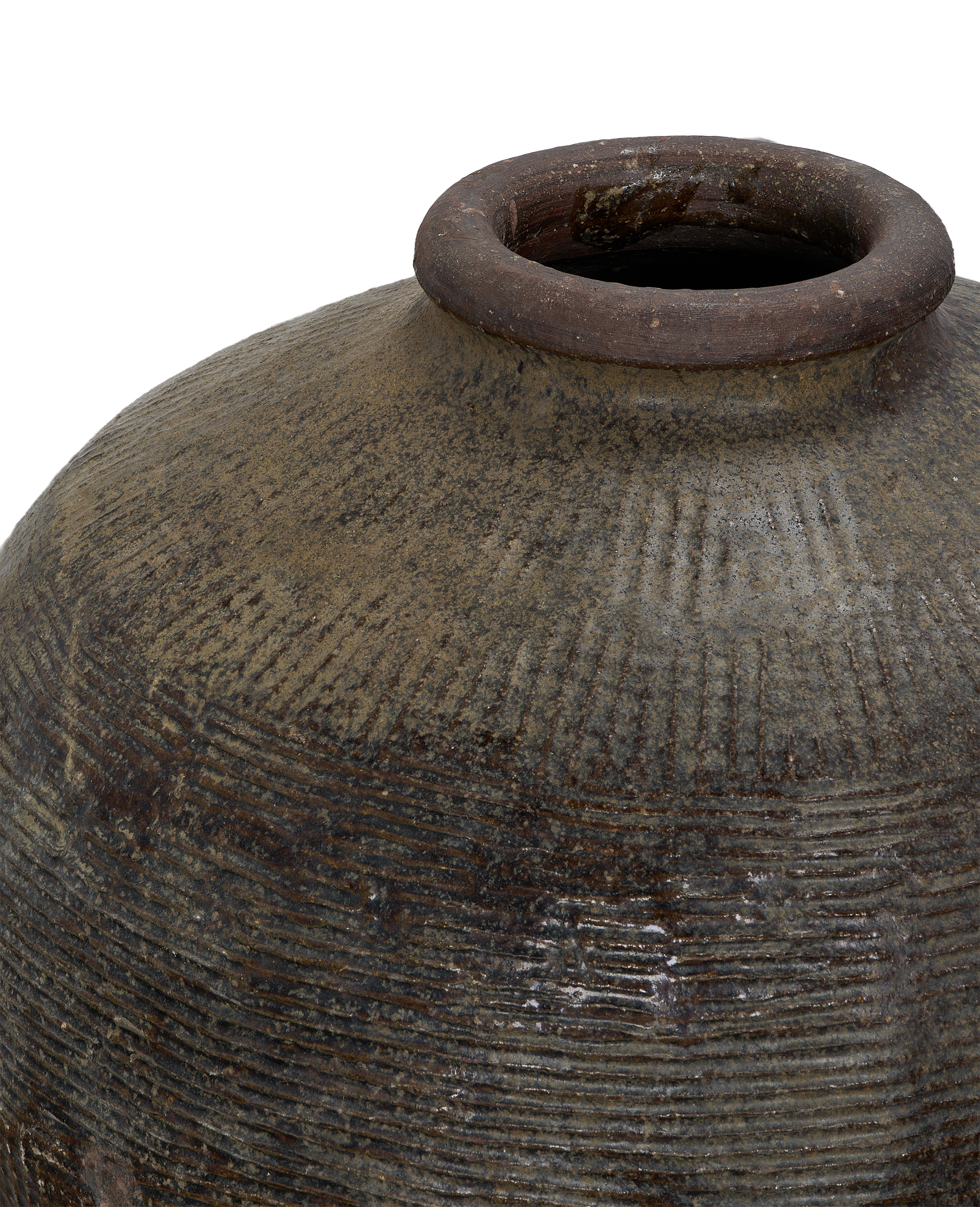 Close-up of vintage Chinese Willow Jar's rough-textured, brown ceramic rim and body.