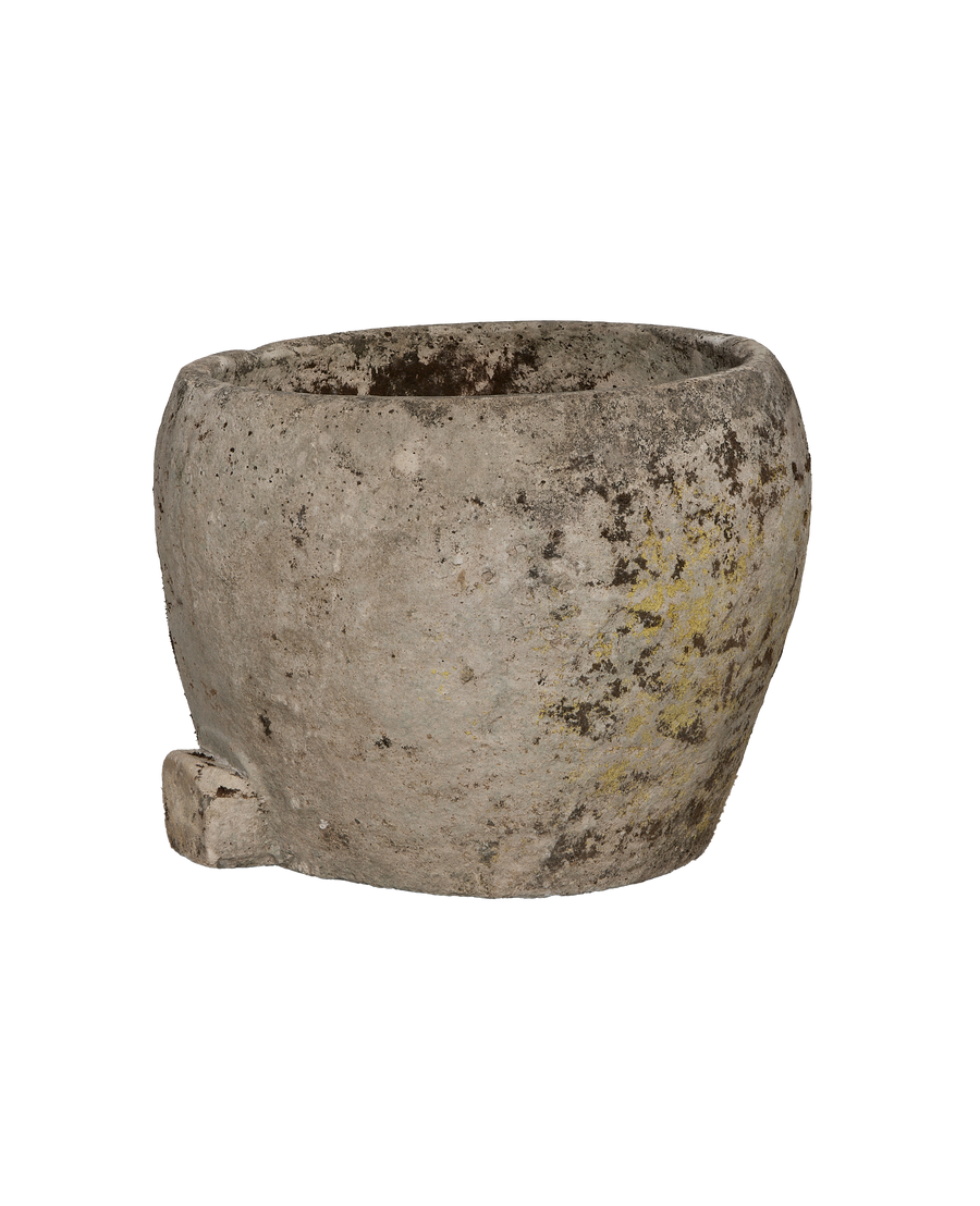 Limestone Trough - Round close-up