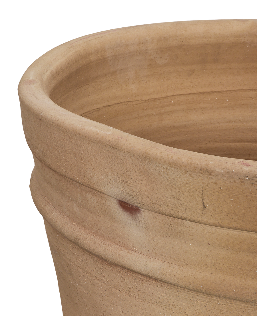 Dias Planter side view