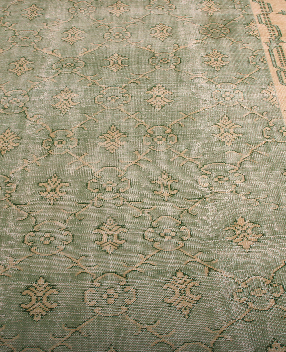 Country Rug - Green and Beige French Style