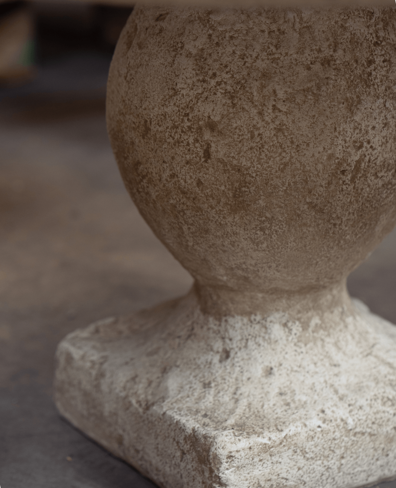 Reproduction Cast Round Coffee Table from Domestic made of Cement
