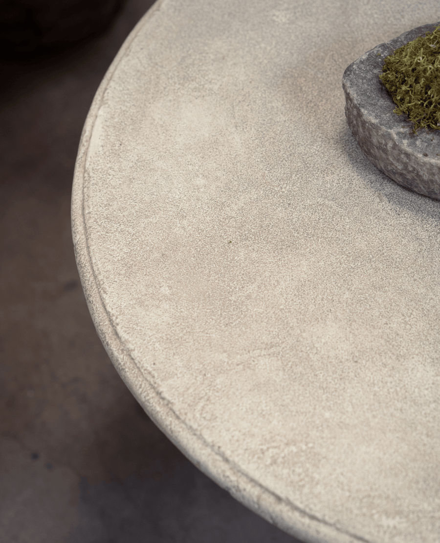 Reproduction Cast Round Coffee Table from Domestic made of Cement