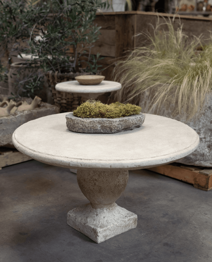Reproduction Cast Round Coffee Table from Domestic made of Cement