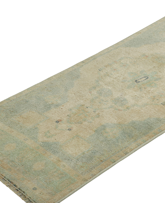 Country Rug - Green and Cream Floral Medallion