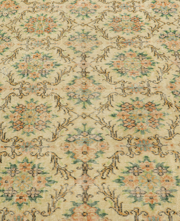 Zeki Müren Rug - Golden-Beige Floral