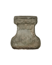 Fleur De Lis Pedestal