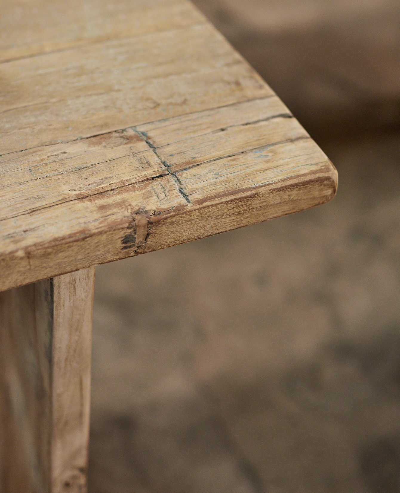 Designed Acacia Console from India made of Wood