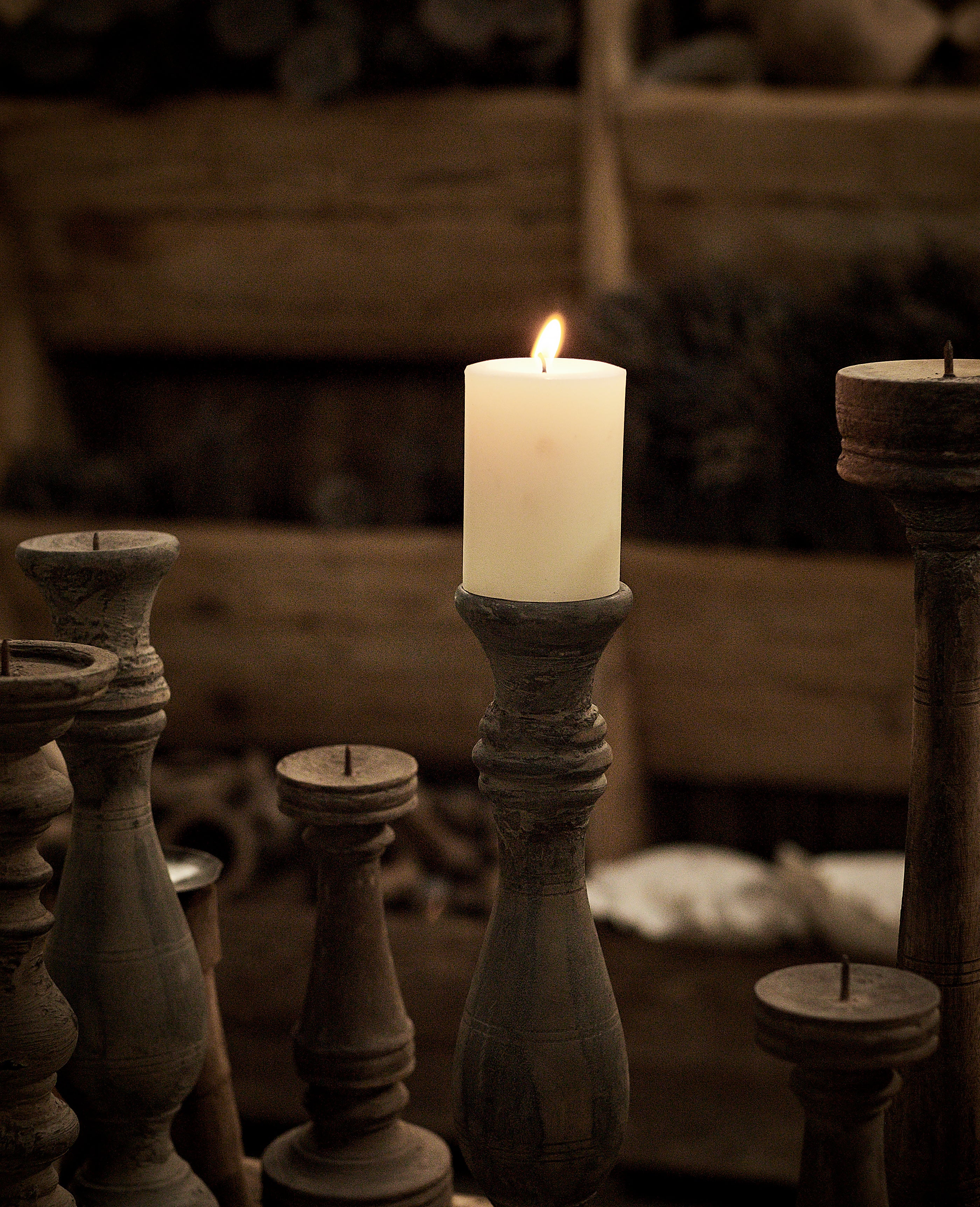 La Silhouette Pillar Candle Stand