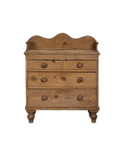 Pine Chest of Drawers