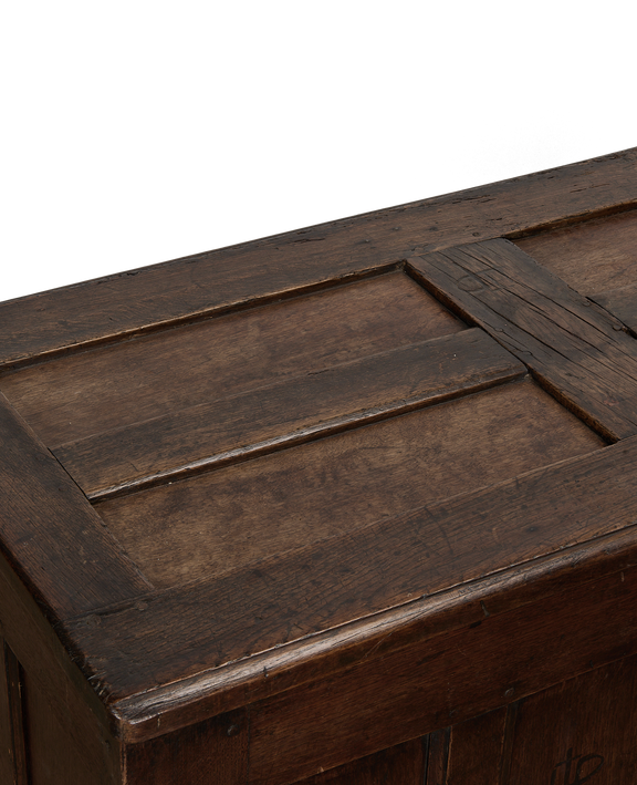 English Wood Trunk