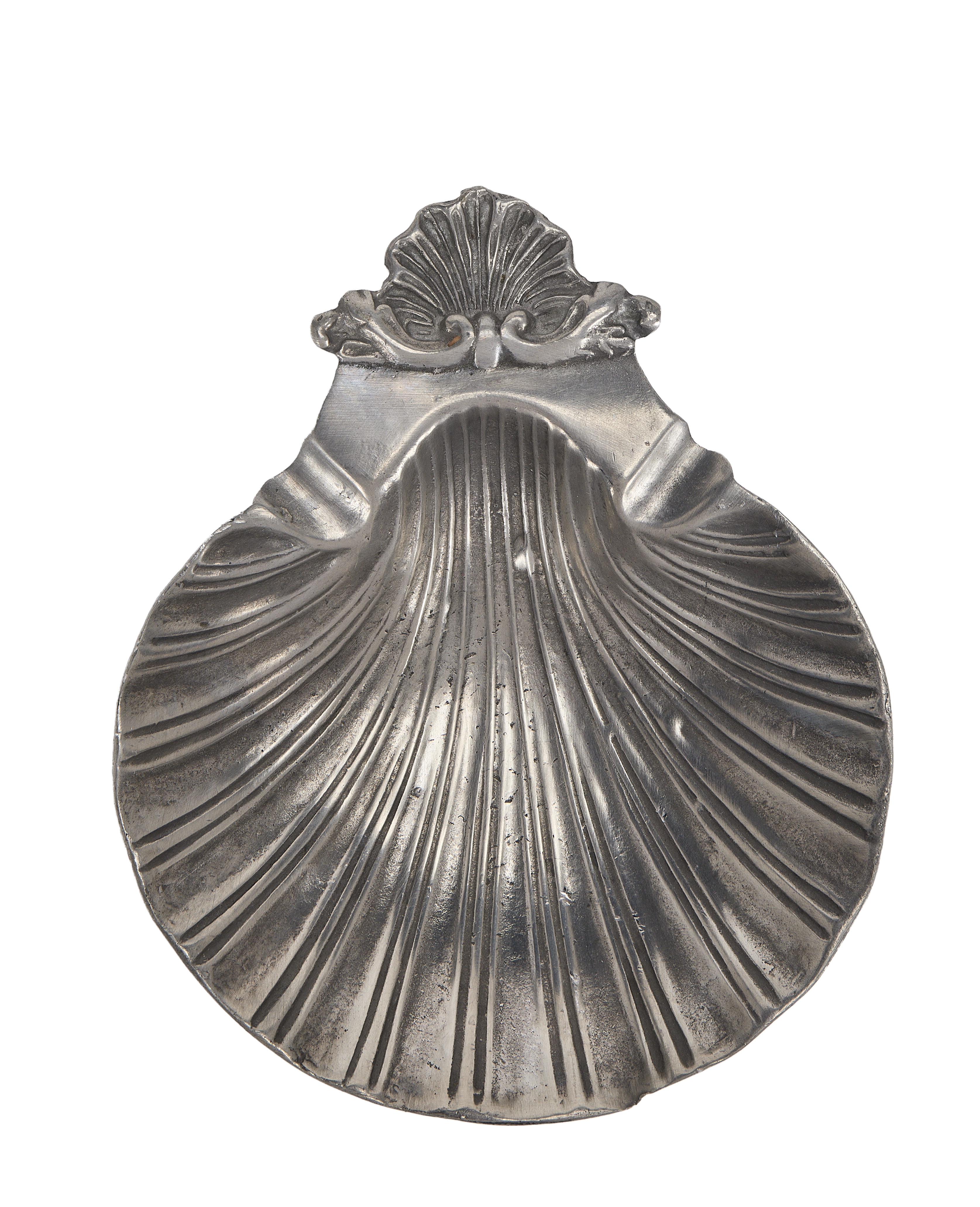 Vintage French oak shell vide poche, intricate details of scallops and ornate top edge.