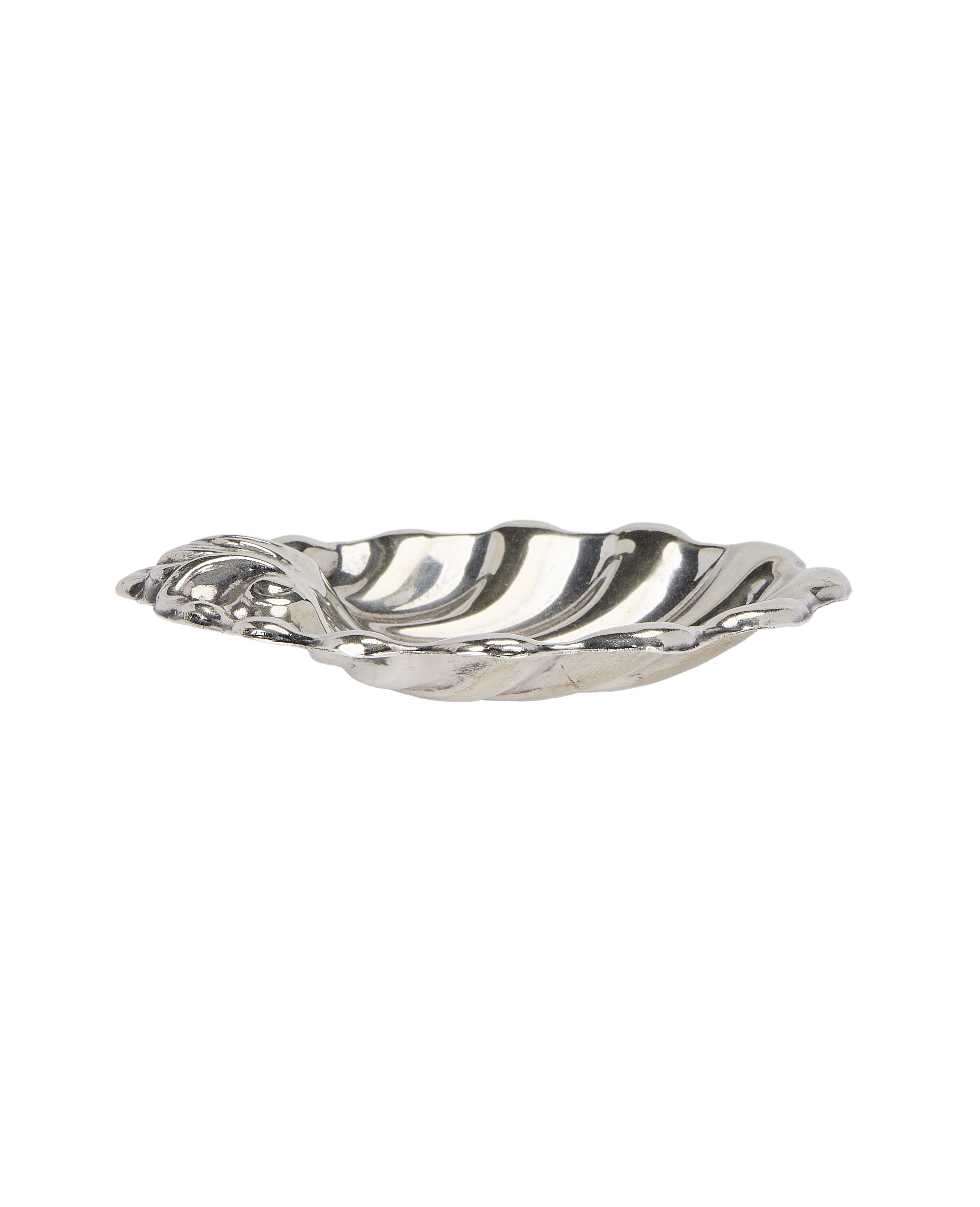 Vintage French silver-plated vide poche, showing the unique scalloped shell-shaped detailed edge.