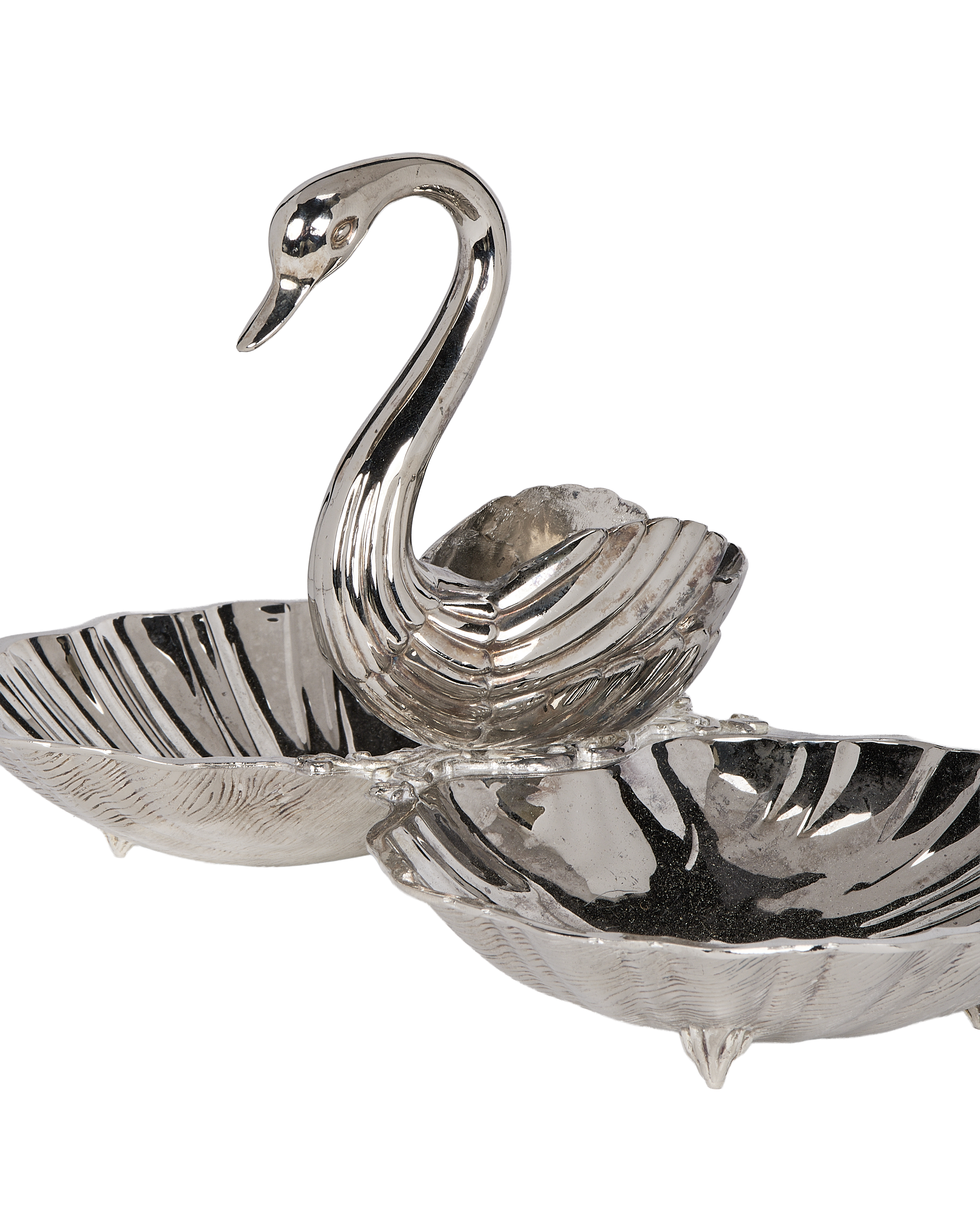 Vintage silver swan and shell vide poche, showing the textured details.