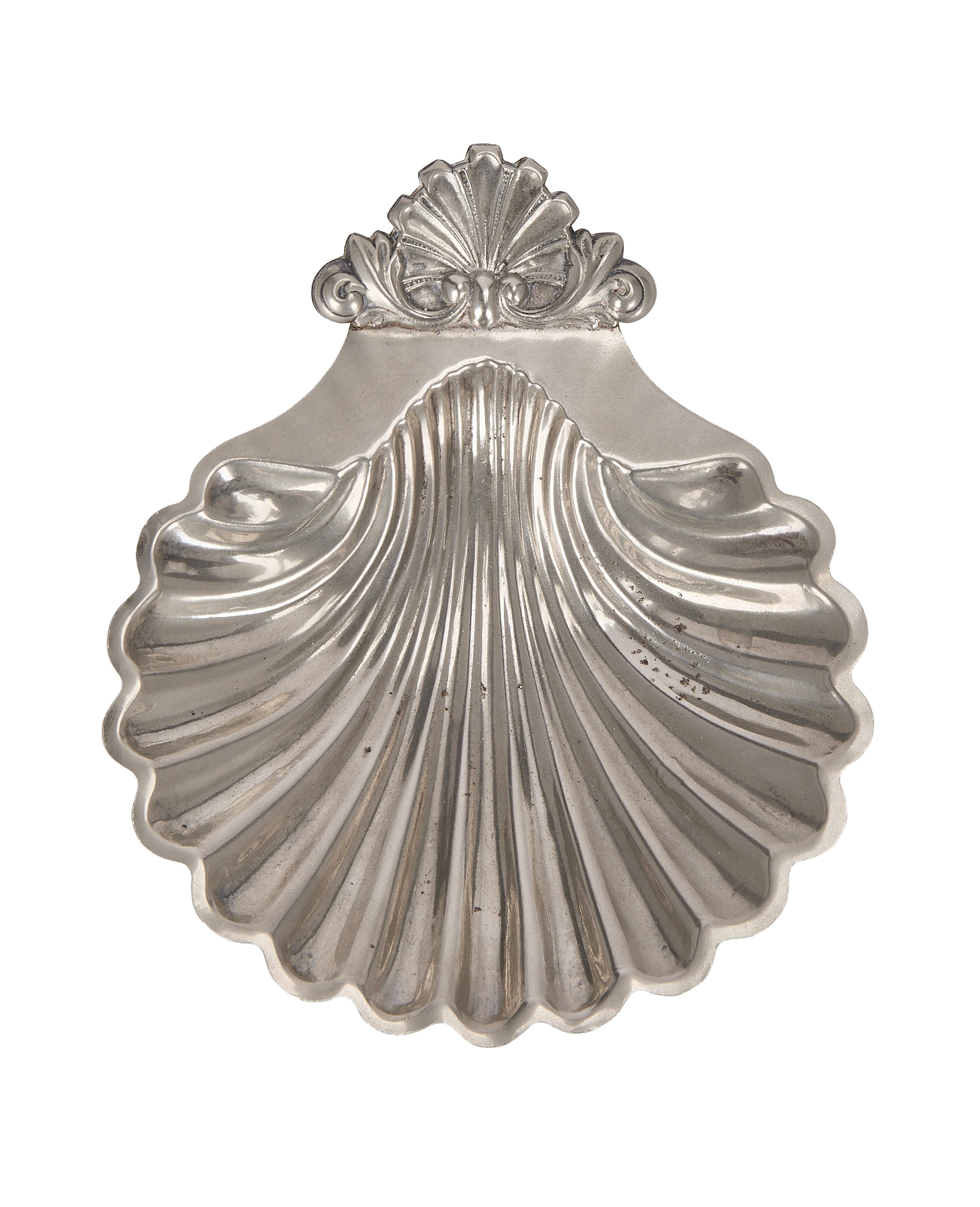 Vintage French metal vide poche, silver-plated shell dish with decorative top detailed close-up.