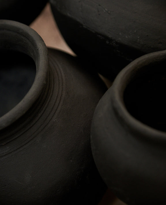 Clay Vessel - Black