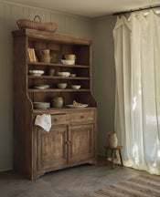 Maisonette Hutch