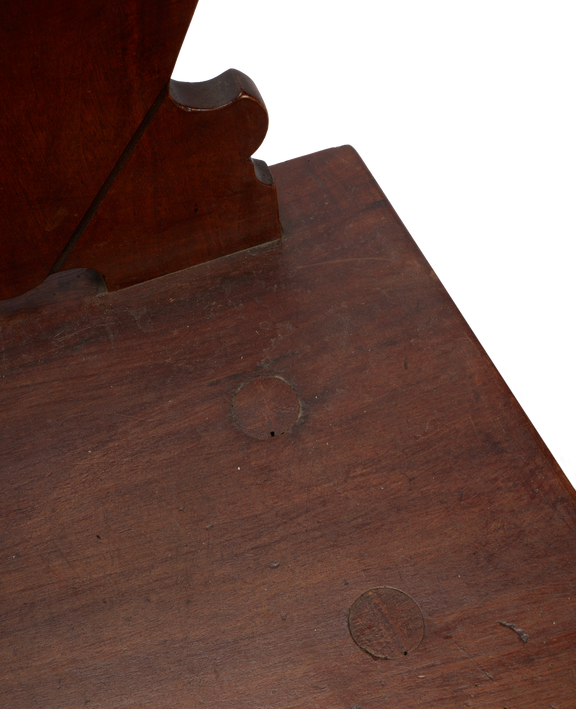 Curved Back Heart Chair