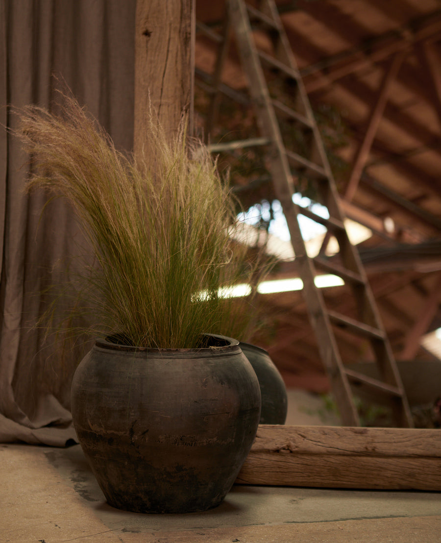 Vintage Water Pot from China made of Ceramic