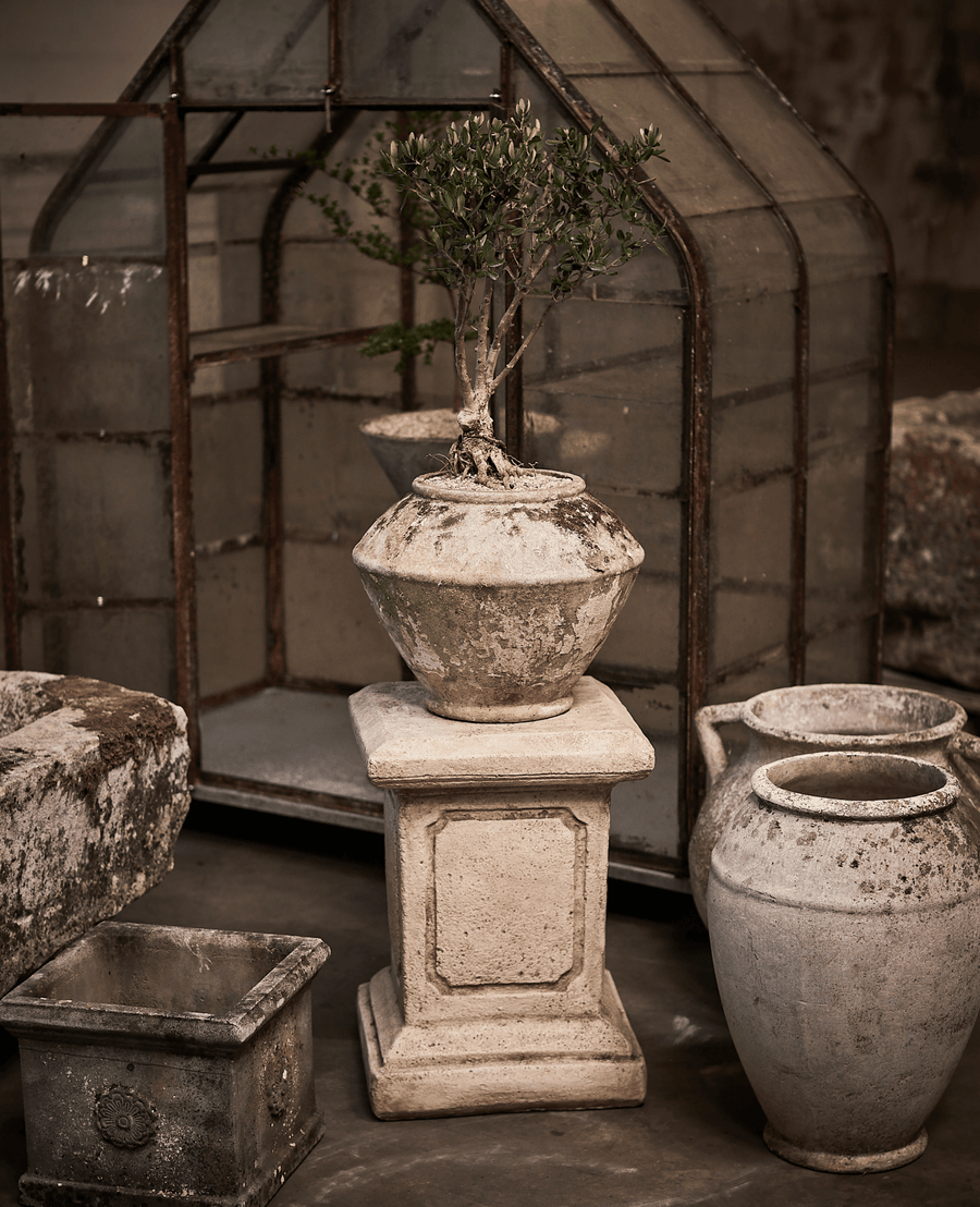 Reproduction Cast Pedestal from Domestic made of Cement